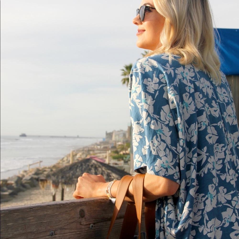 Known Supply Hawaiian Blooms Kimono Cover Up NWT
